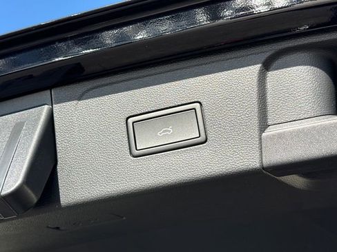 New 2026 Volkswagen Atlas SEL Premium R-Line image 18