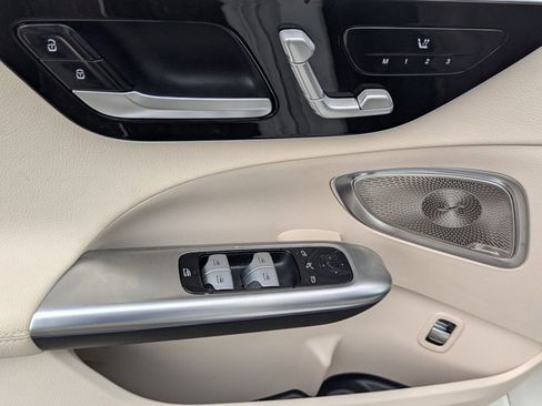 Certified 2023 Mercedes-Benz C 300 Sedan image 5