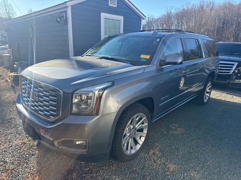 Used 2020 GMC Yukon XL Denali w/ Open Road Package image 3