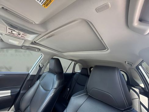 Used 2025 Toyota RAV4 XLE w/ Convenience Package FWD image 6