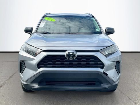 Used 2021 Toyota RAV4 LE FWD image 2