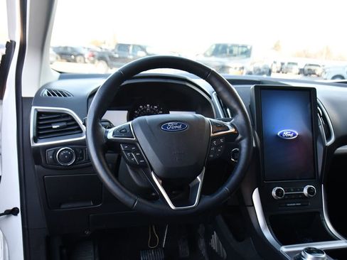 Used 2023 Ford Edge SEL w/ Convenience Package image 12