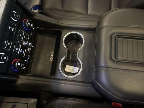 Used 2024 Chevrolet Tahoe Z71 w/ Luxury Package image 23