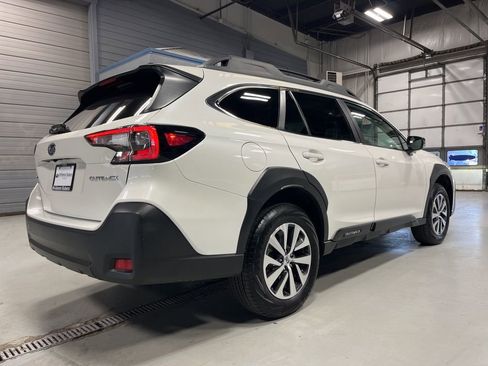 Certified 2025 Subaru Outback Premium image 8
