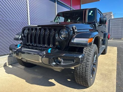 Used 2021 Jeep Wrangler Unlimited Sahara AWD/4WD image 21