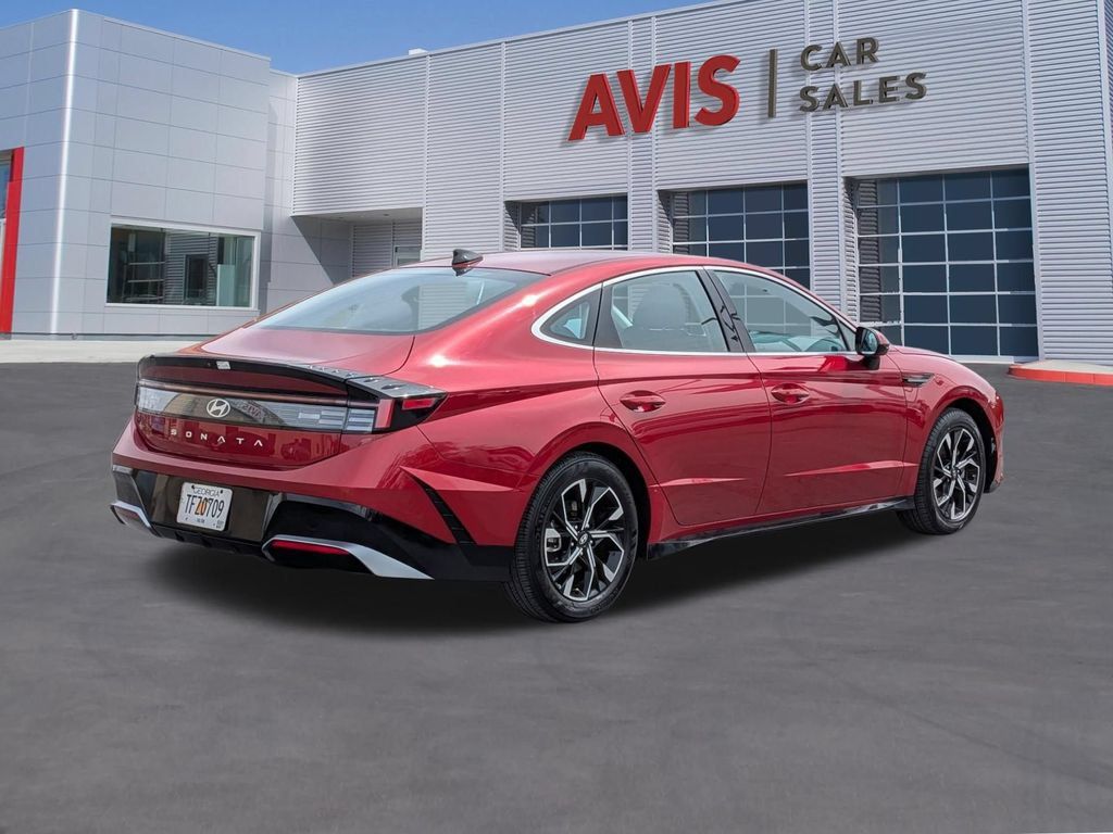 Used 2025 Hyundai Sonata SEL FWD image 6