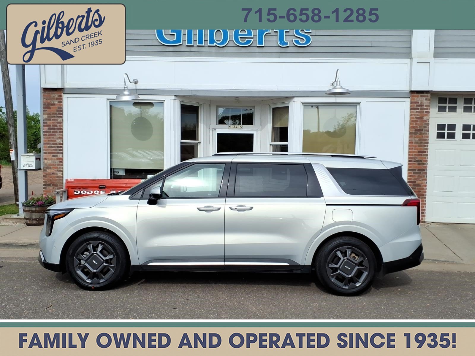 Used 2025 Kia Carnival SX FWD image 1