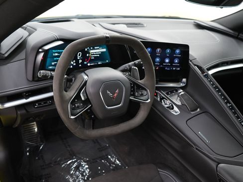Used 2023 Chevrolet Corvette Stingray Preferred Conv w/ Z51 Performance Package RWD image 17