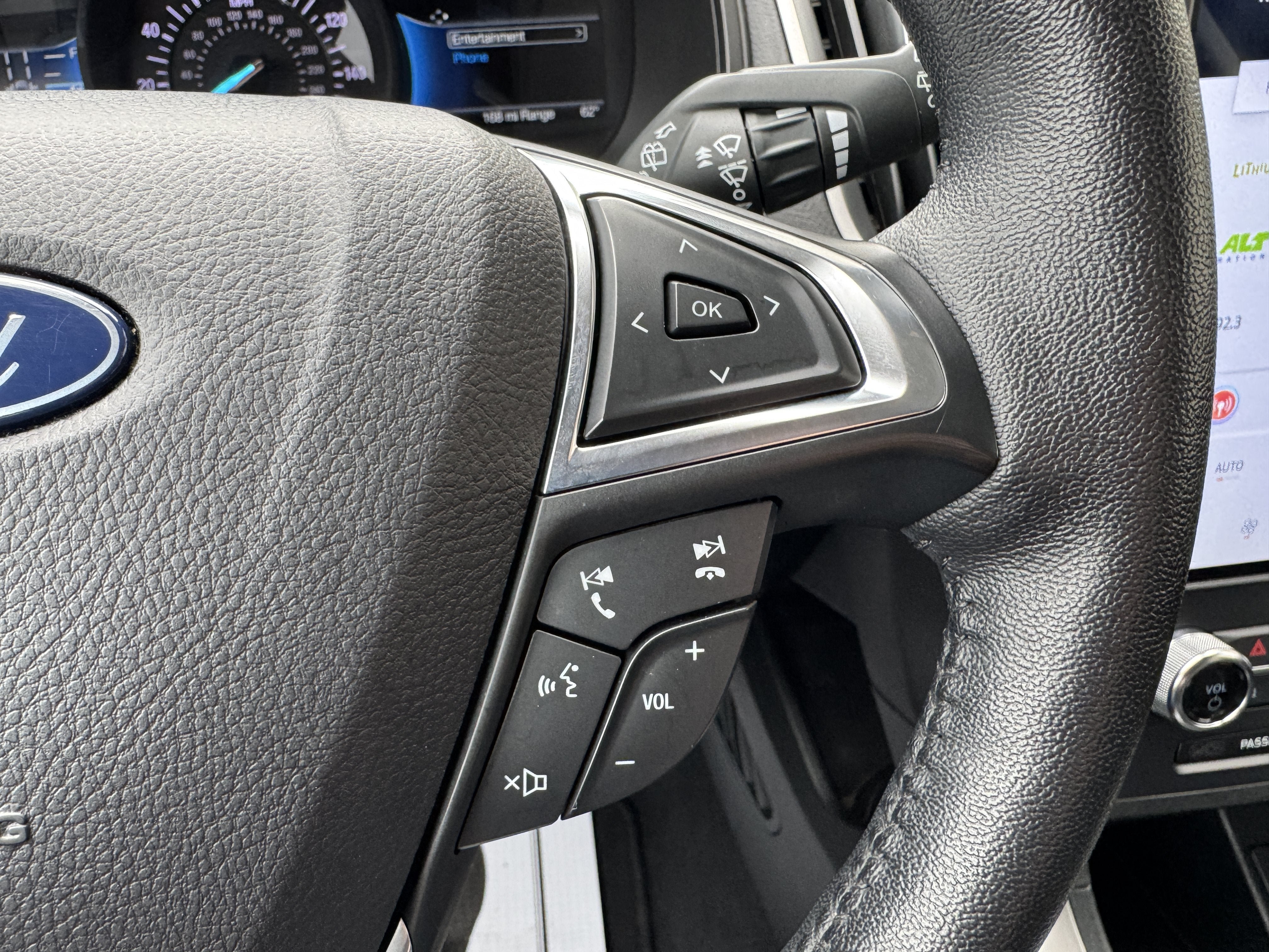 Used 2024 Ford Edge SEL AWD/4WD image 12