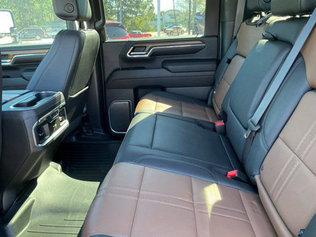 Used 2024 Chevrolet Silverado 3500 High Country w/ High Country Premium Package AWD/4WD image 17