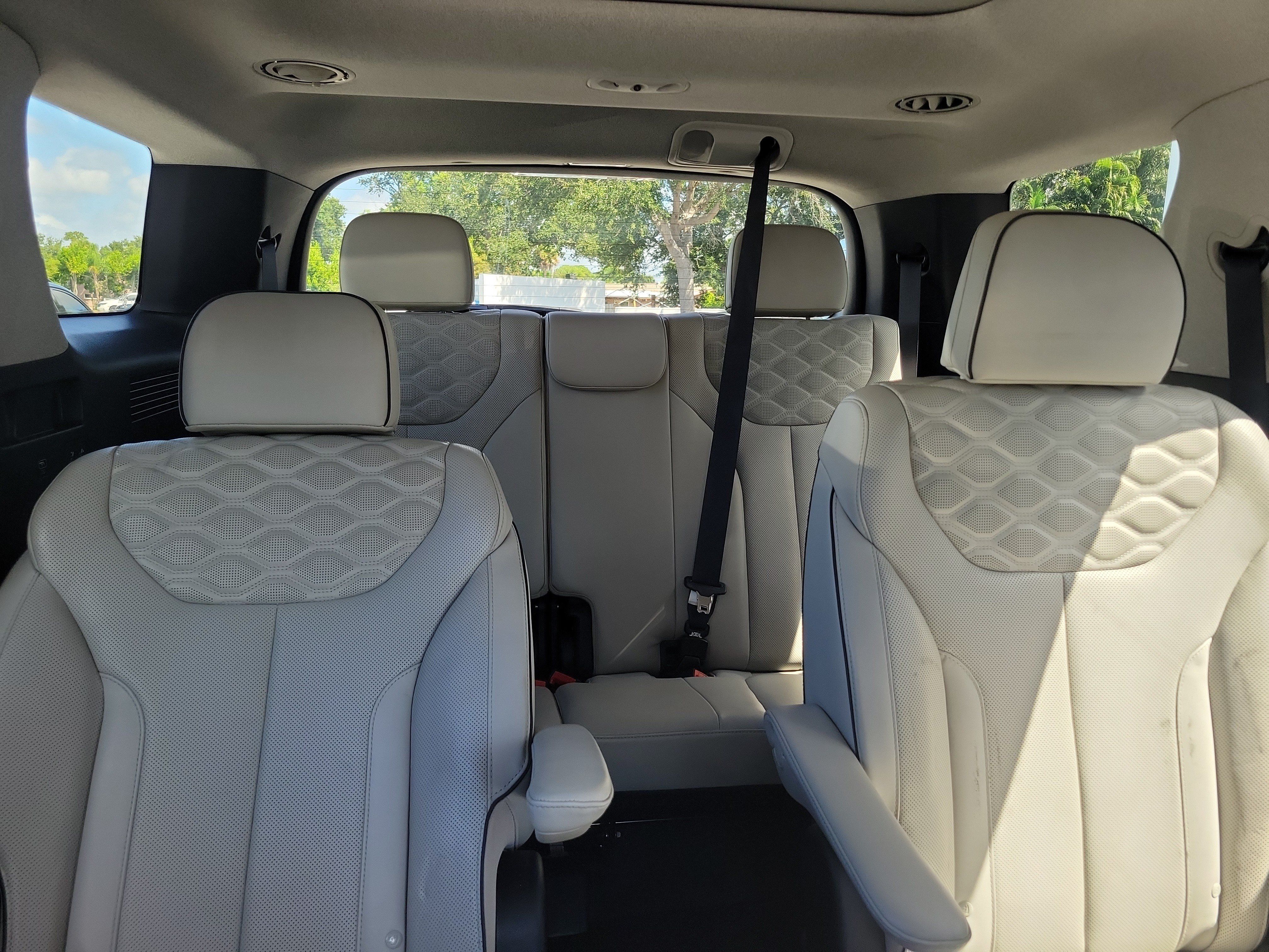 Used 2022 Hyundai Palisade Limited FWD image 17