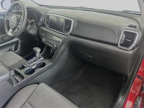 Certified 2020 Kia Sportage LX image 30