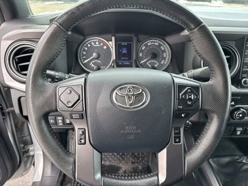 Used 2020 Toyota Tacoma TRD Off-Road image 16