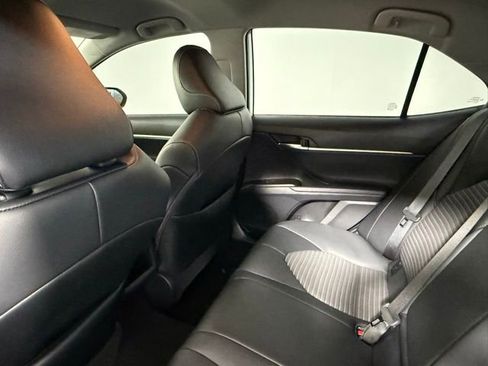 Used 2022 Toyota Camry SE image 36