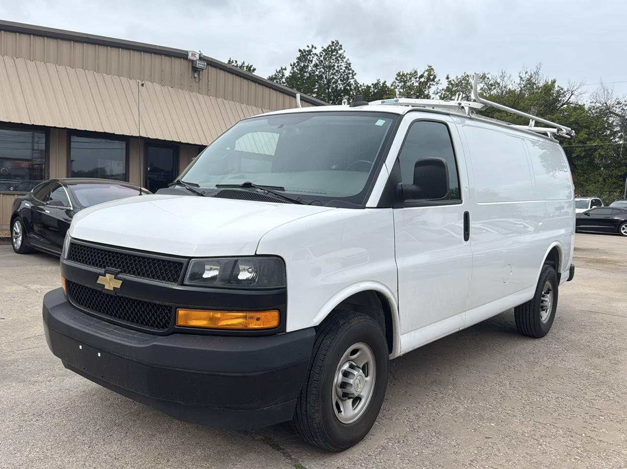 Used 2023 Chevrolet Express 2500 w/ Driver Convenience Package RWD image 2