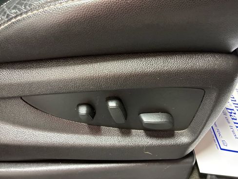 Used 2016 Chevrolet Silverado 1500 LTZ Z71 image 30