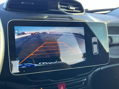 Used 2017 Jeep Renegade Latitude w/ Cold Weather Group image 26