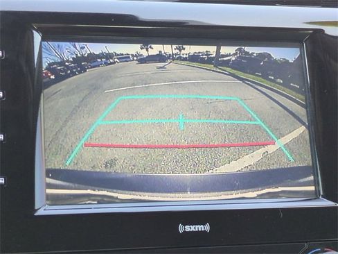 Used 2020 Toyota Camry SE image 19