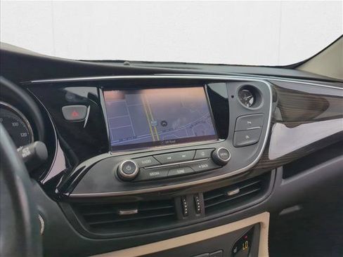 Used 2019 Buick Envision Essence image 12