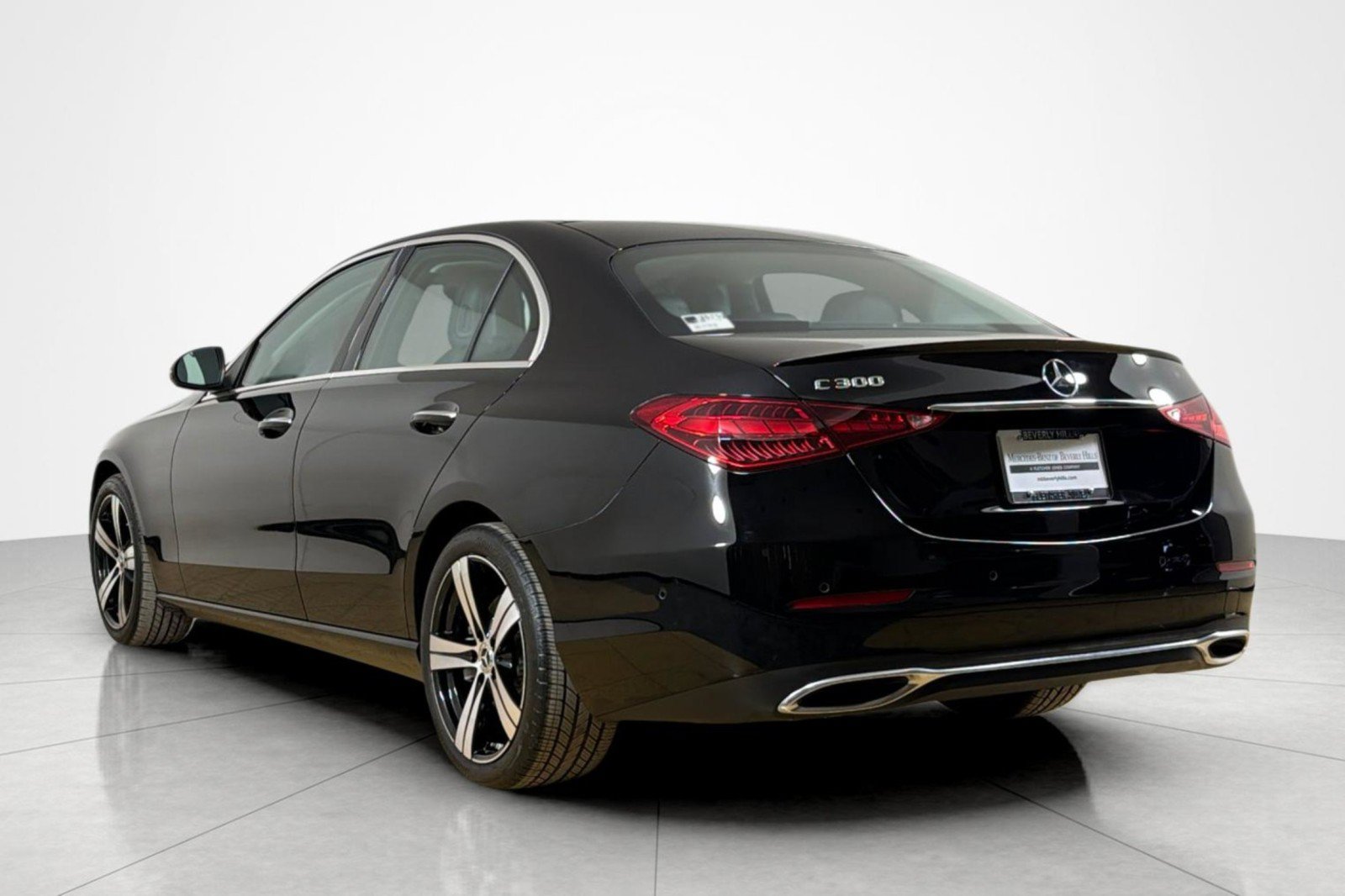Used 2024 Mercedes-Benz C 300 Sedan image 3