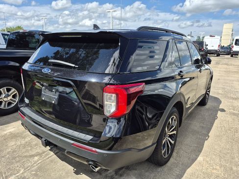 Certified 2023 Ford Explorer ST-Line w/ Class IV Trailer Tow Package RWD image 3
