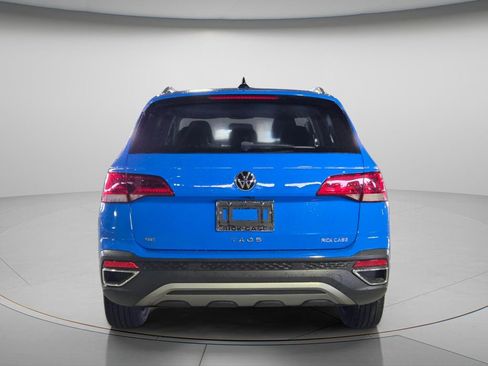 Certified 2022 Volkswagen Taos SE w/ Panoramic Sunroof Package image 5