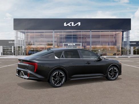 New 2025 Kia K4 GT-Line image 7