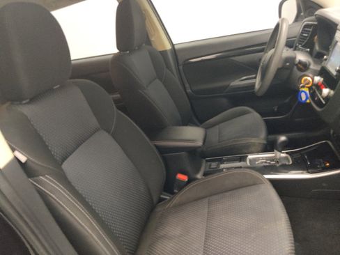 Used 2020 Mitsubishi Outlander ES FWD image 21