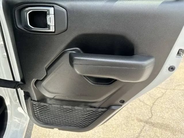 Used 2025 Jeep Wrangler Unlimited Sport AWD/4WD image 23