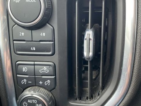 Used 2022 Chevrolet Silverado 2500 LT w/ Convenience Package image 15