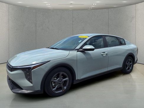 Used 2025 Kia K4 FWD image 1