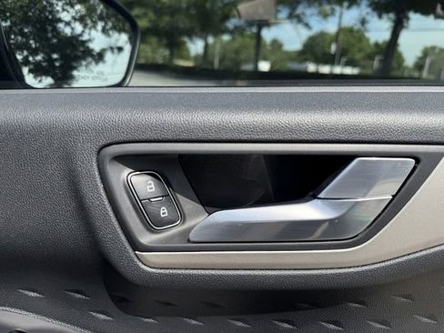 Used 2020 Ford Escape SE FWD image 33