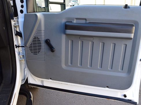 Used 2014 Ford F550 4x4 Crew Cab Super Duty image 18