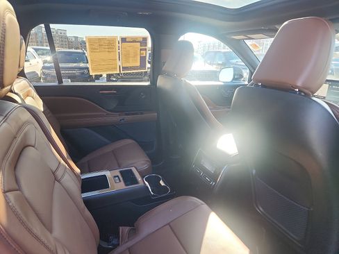 Used 2023 Lincoln Aviator Reserve w/ Equipment Group 201A image 30