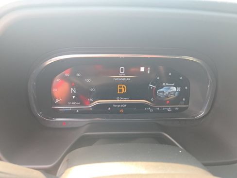 Used 2023 GMC Yukon AT4 w/ Technology Package AWD/4WD image 12