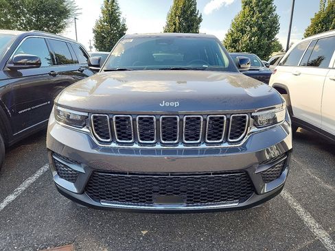 New 2025 Jeep Grand Cherokee Laredo X w/ Luxury Tech Group I image 2