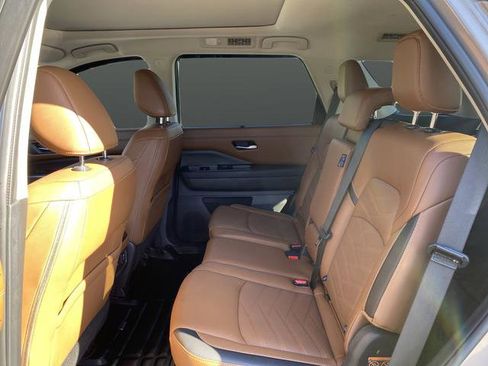 Used 2024 Nissan Pathfinder Platinum w/ Cargo Package image 31