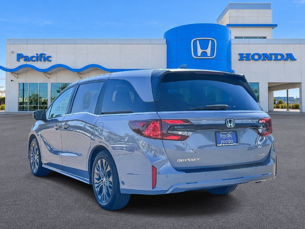 New 2027 Honda Odyssey Touring image 4