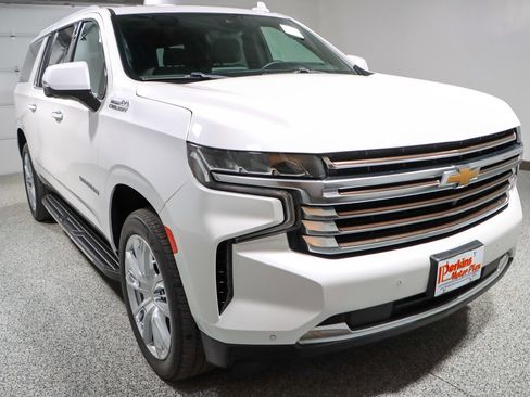 Used 2023 Chevrolet Suburban High Country image 5