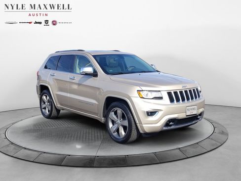 Used 2015 Jeep Grand Cherokee Overland w/ Trailer Tow Group IV image 2