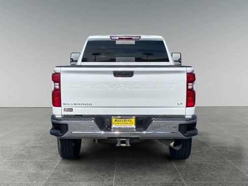 Used 2022 Chevrolet Silverado 2500 LT w/ Convenience Package image 4