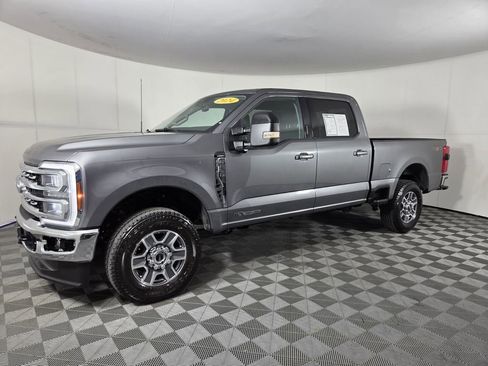 Used 2024 Ford F250 Lariat image 10