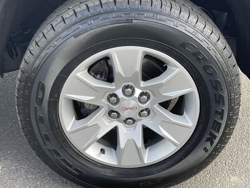 Used 2017 GMC Canyon SLE image 9