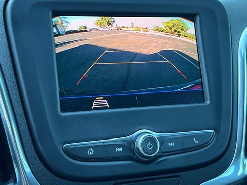Used 2020 Chevrolet Equinox LT FWD image 26