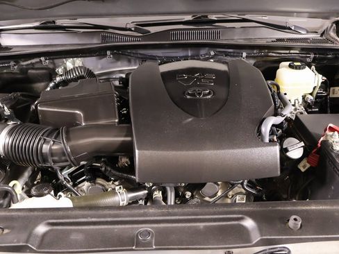 Used 2021 Toyota Tacoma TRD Off-Road image 19