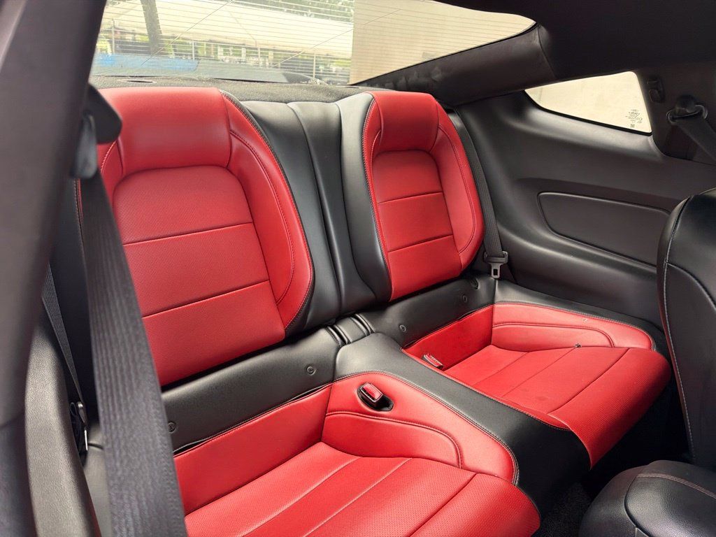 Used 2017 Ford Mustang GT Premium RWD image 25