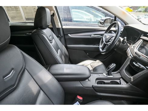 Used 2019 Cadillac XT5 Luxury FWD image 9