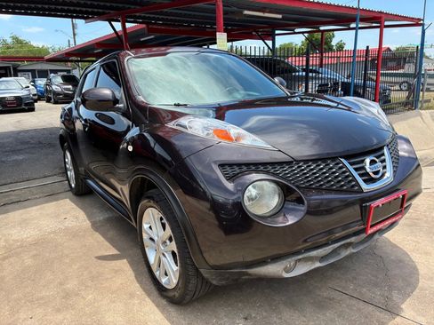 Used 2014 Nissan Juke SL FWD image 2