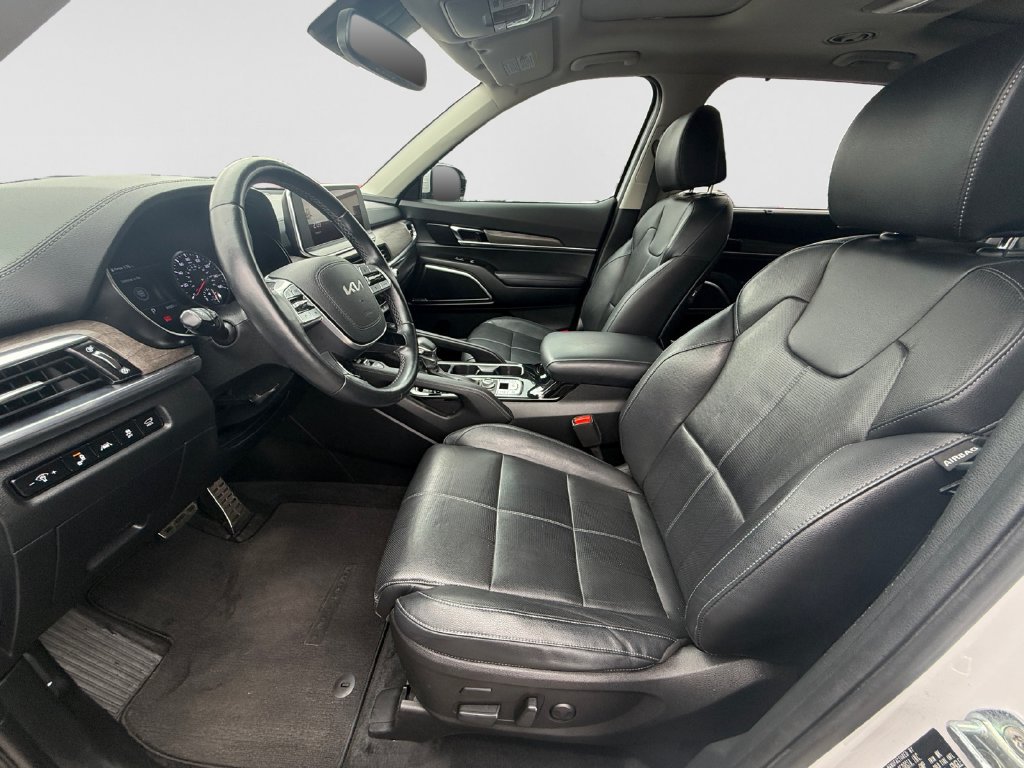 Used 2022 Kia Telluride SX w/ Nightfall Edition Package AWD/4WD image 11