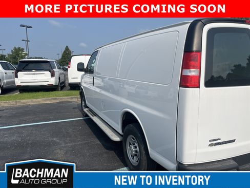 Used 2024 Chevrolet Express 2500 w/ Driver Convenience Package RWD image 4
